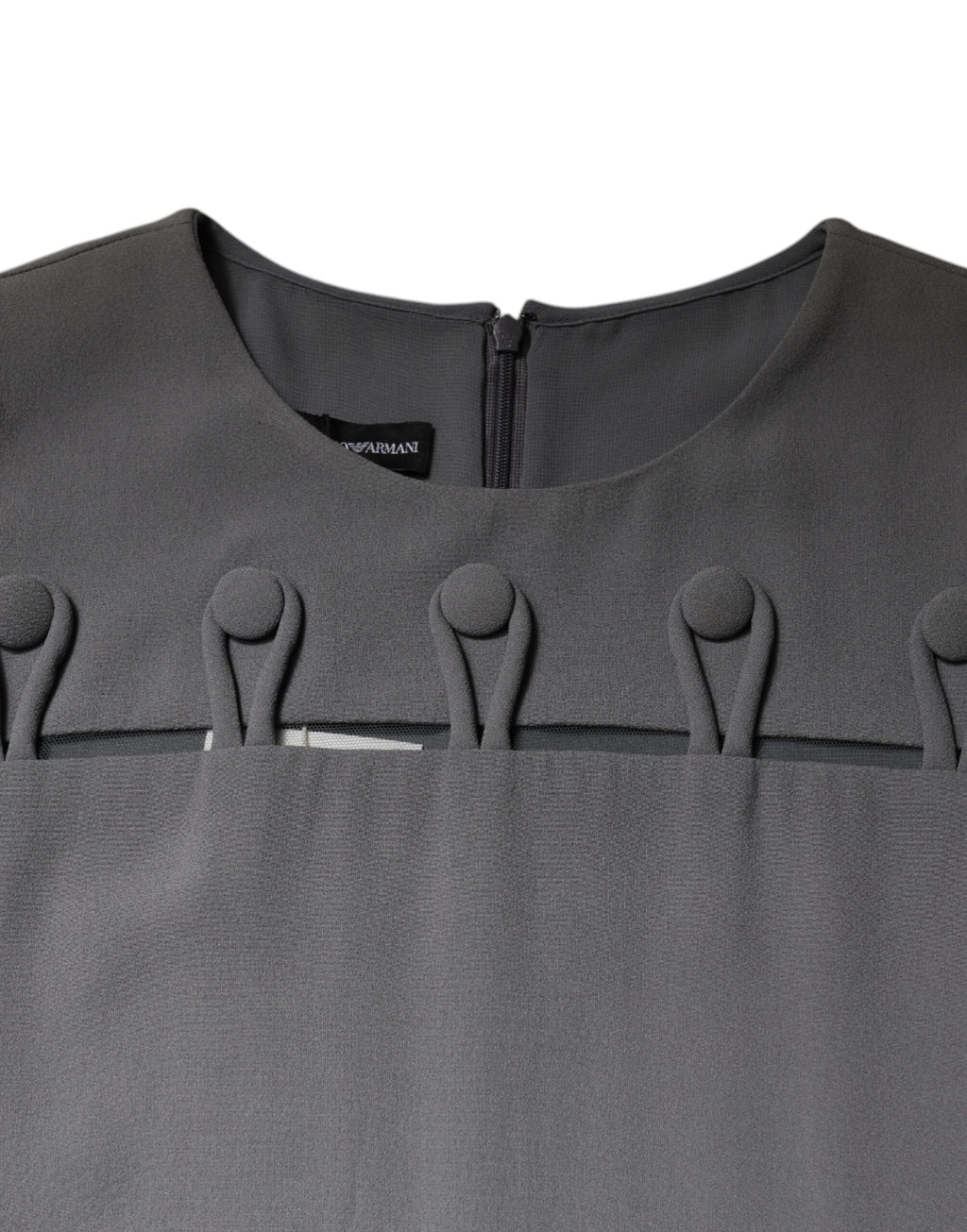 Robe mini gris sans manches Emporio Armani à col rond et coupe évasée, vue de face.