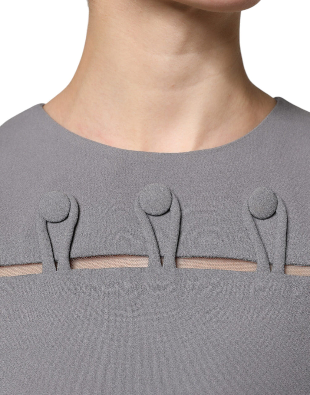 Robe mini gris sans manches Emporio Armani, col rond, coupe en A, style élégant et moderne, vue de face.