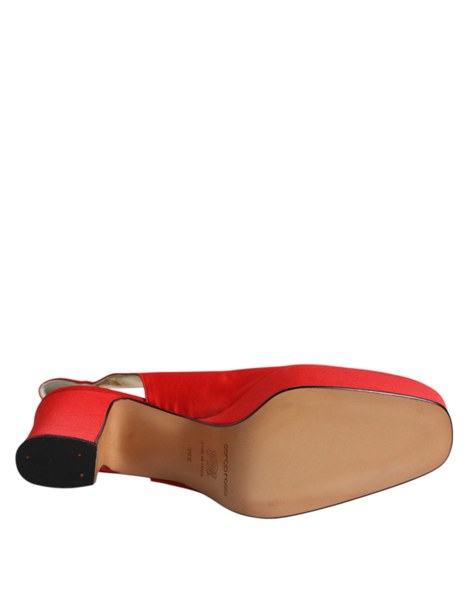 Sandales à talons rouges Dolce & Gabbana, chaussures à plateforme slingback élégantes, vue de côté.