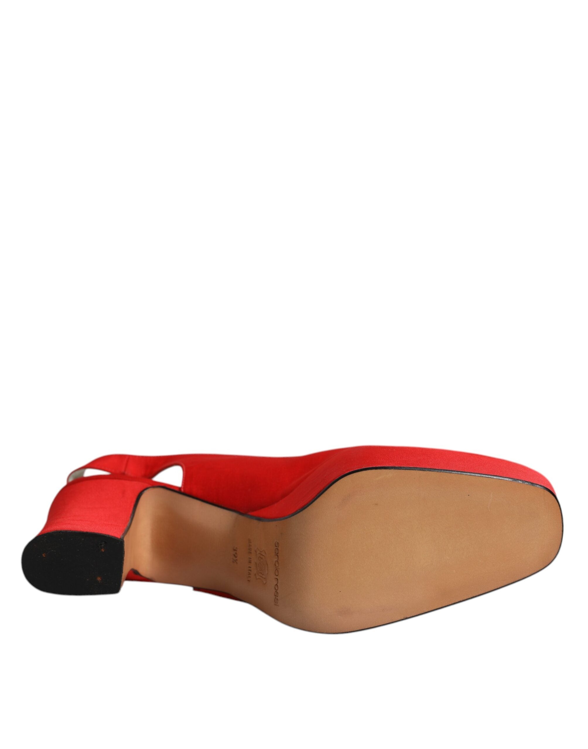 Sandales à talons compensés rouges Dolce & Gabbana, plateforme élégante, avec sangle arrière et style sophistiqué.