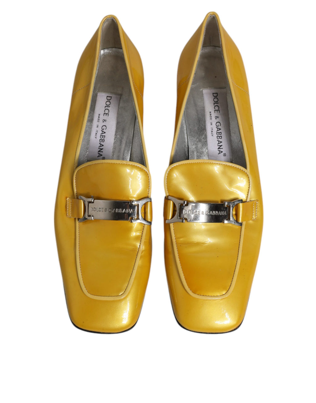 Mocassins Dolce & Gabbana en cuir jaune avec plaque logo, slip-on, chaussures élégantes pour femme.