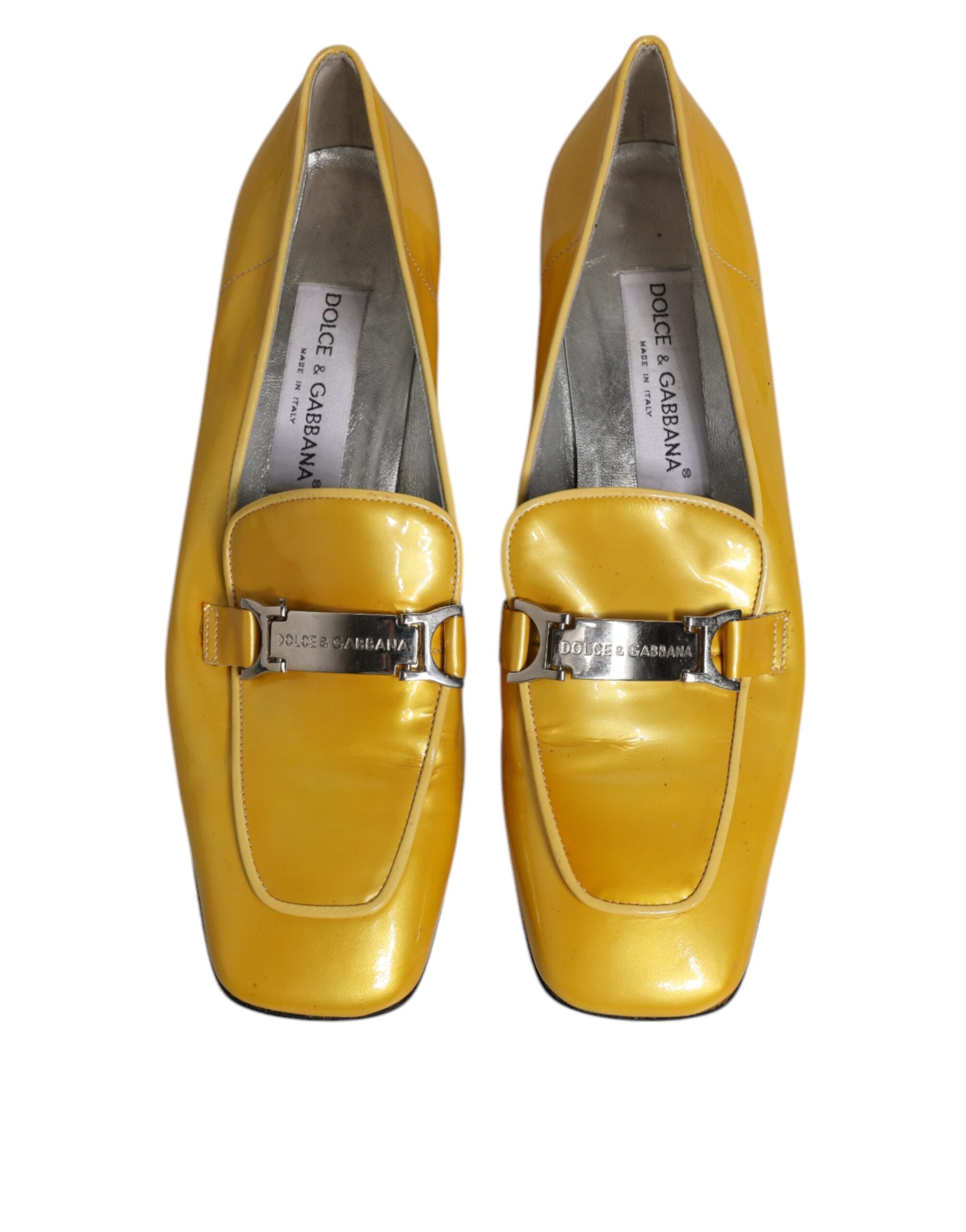 Mocassins Dolce & Gabbana en cuir jaune avec plaque logo, slip-on, chaussures élégantes pour femme.