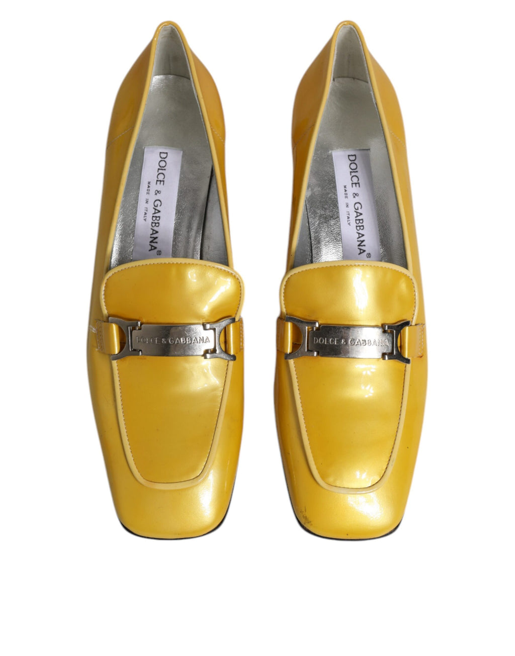 Mocassins Dolce & Gabbana en cuir jaune avec plaque logo, slip-on, chaussures élégantes pour femme.