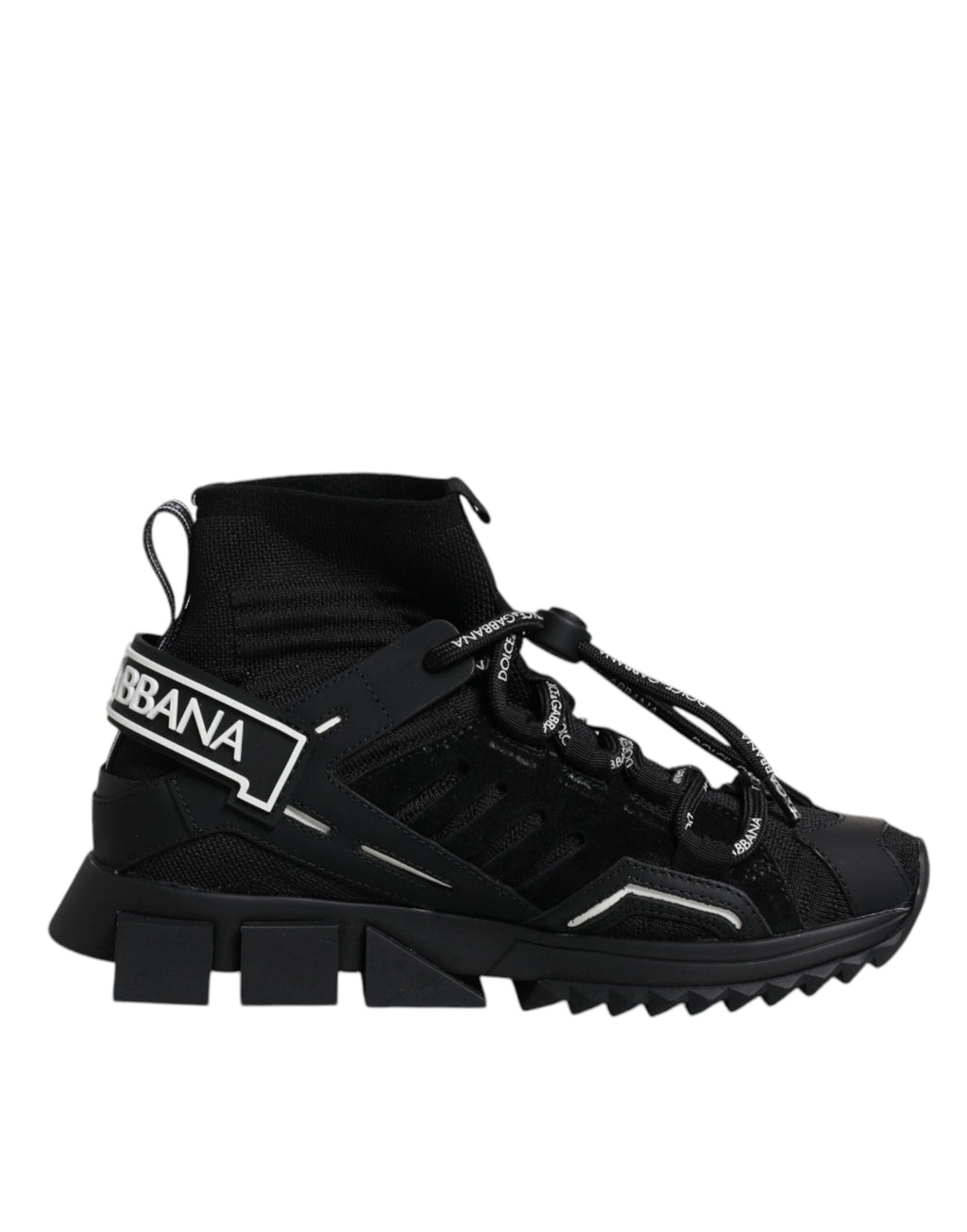 Chaussettes noires Dolce & Gabbana Sorrento avec logo, assorties à des baskets sneakers élégantes.