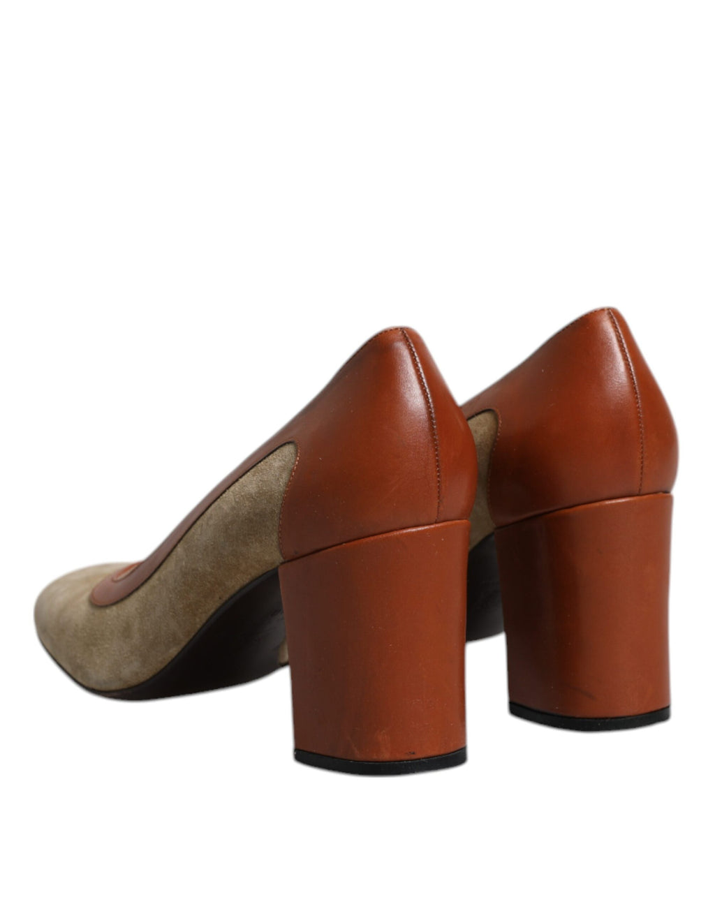 Chaussures à talons blocs en cuir beige et marron de Dolce & Gabbana, élégantes et sophistiquées.