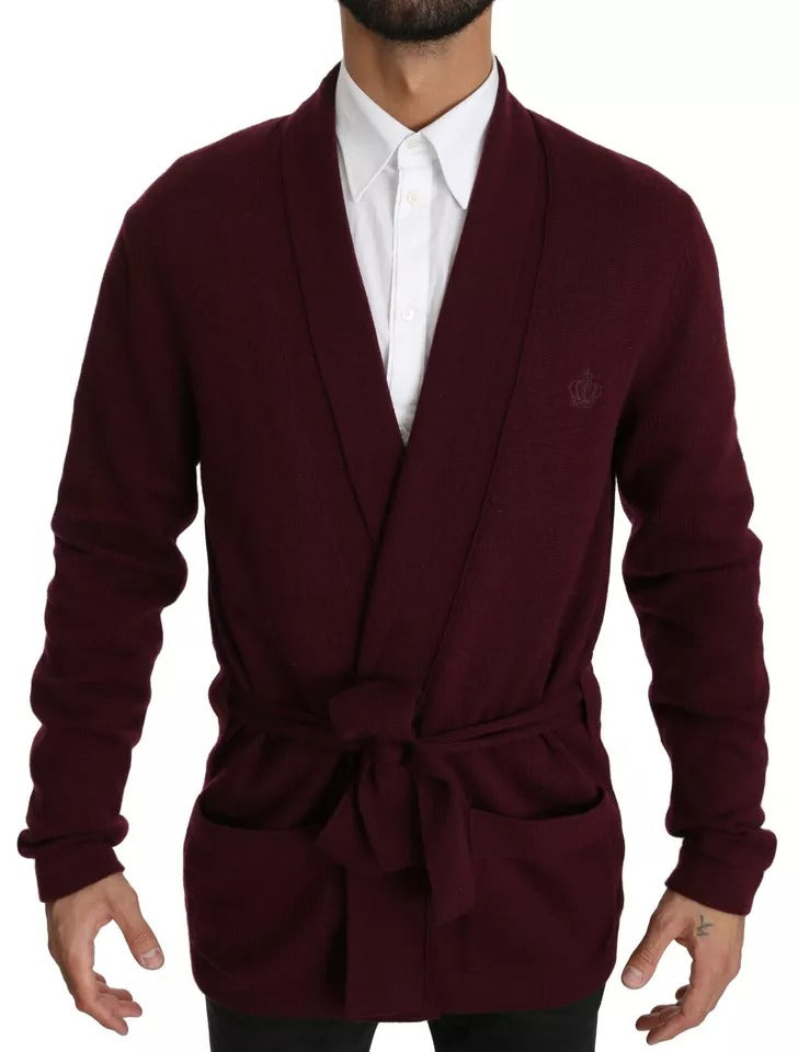 Pull cardigan en cachemire Bordeaux de Dolce & Gabbana, avec motif couronne et détails élégants.