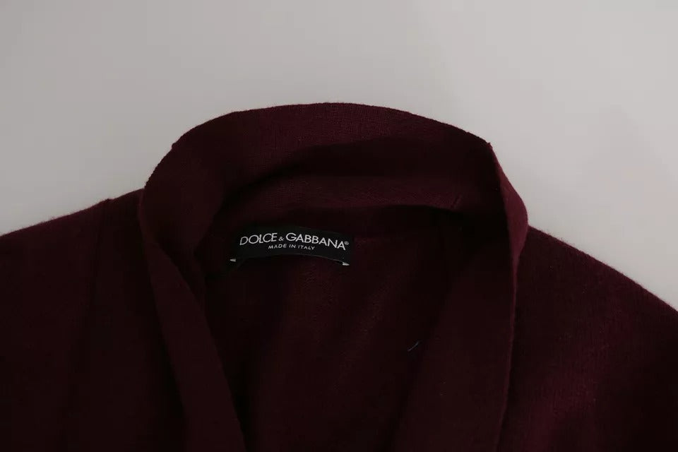 Pull Dolce & Gabbana en cachemire Bordeaux avec motif couronne, cardigan élégant à manches longues.