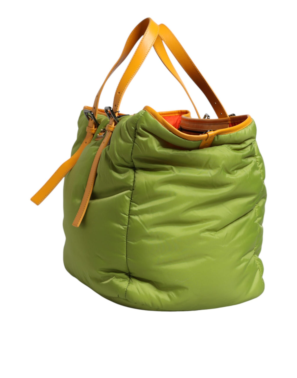 Sac à main Dolce & Gabbana en nylon vert avec rembourrage, logo en plaque et bandoulière, vue de face.