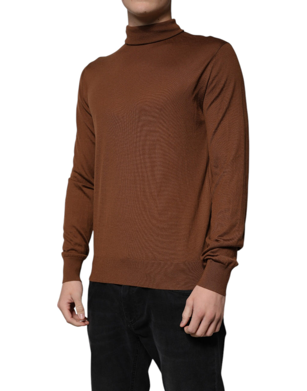 Pull en cachemire marron Dolce & Gabbana à col roulé, élégant et doux, parfait pour un style chic et confortable.