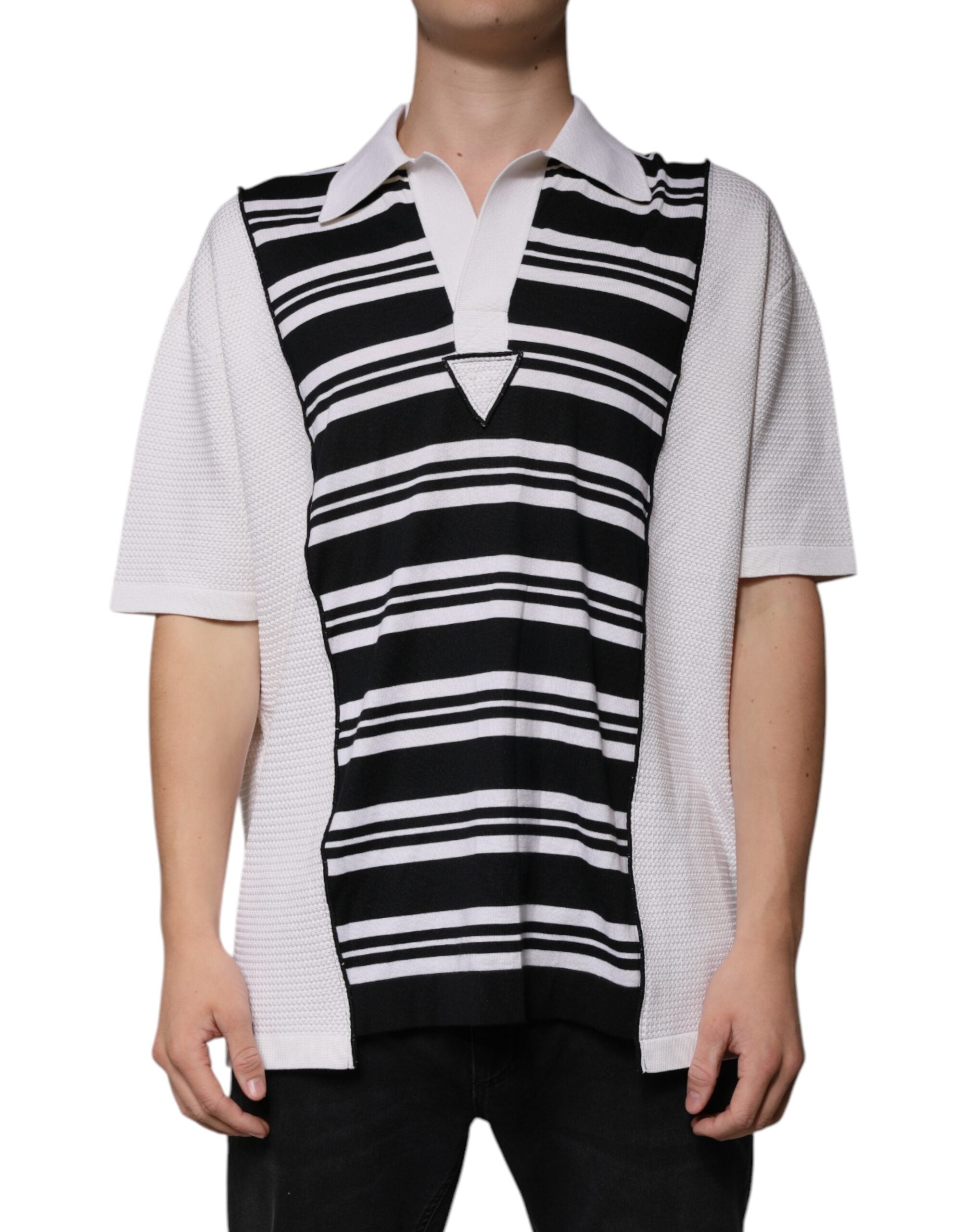 T-shirt polo à rayures noires et blanches de Dolce & Gabbana avec col, tissu en coton élégant et classique.