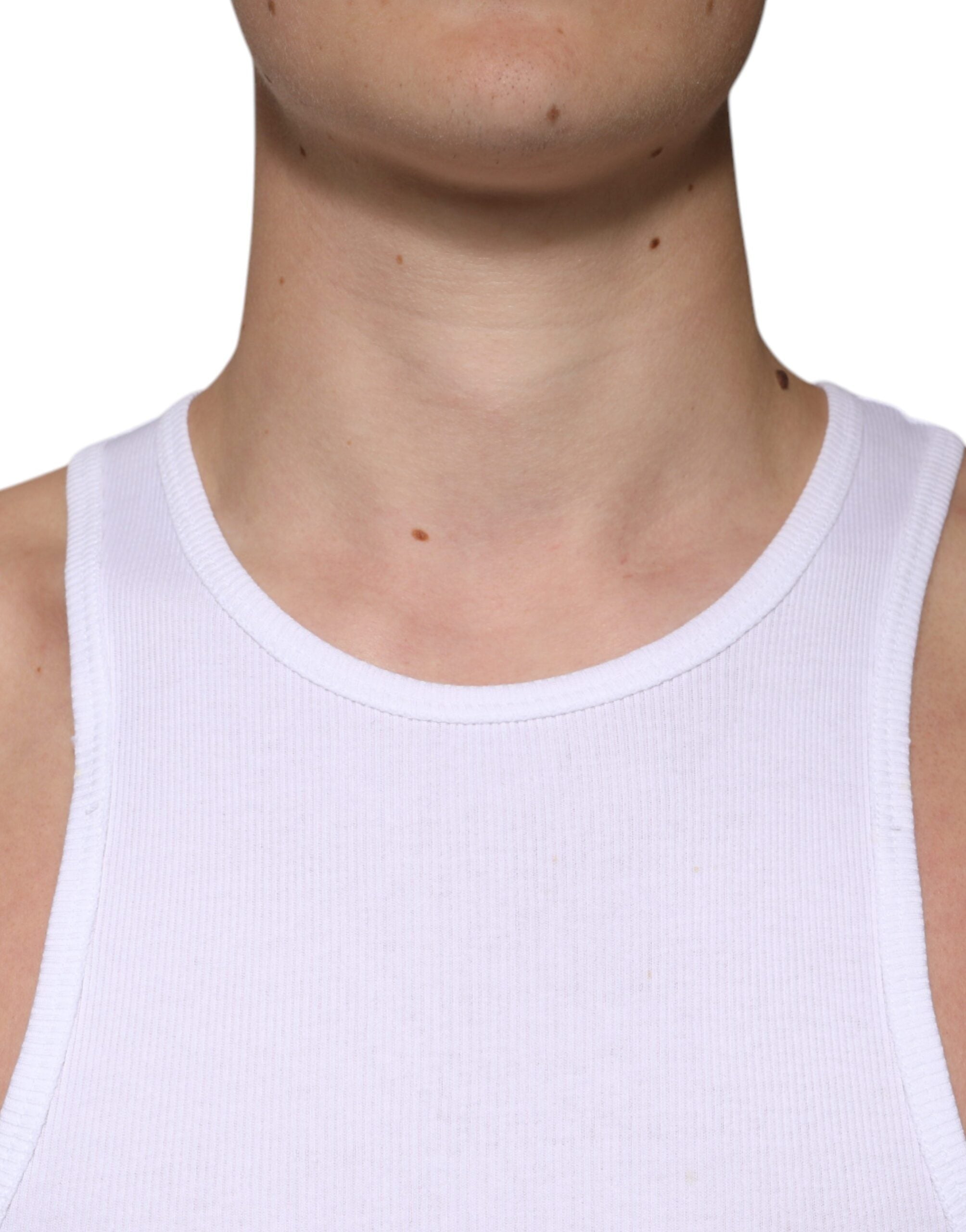 T-shirt sans manches en coton blanc Dolce & Gabbana avec col rond, vue de face.