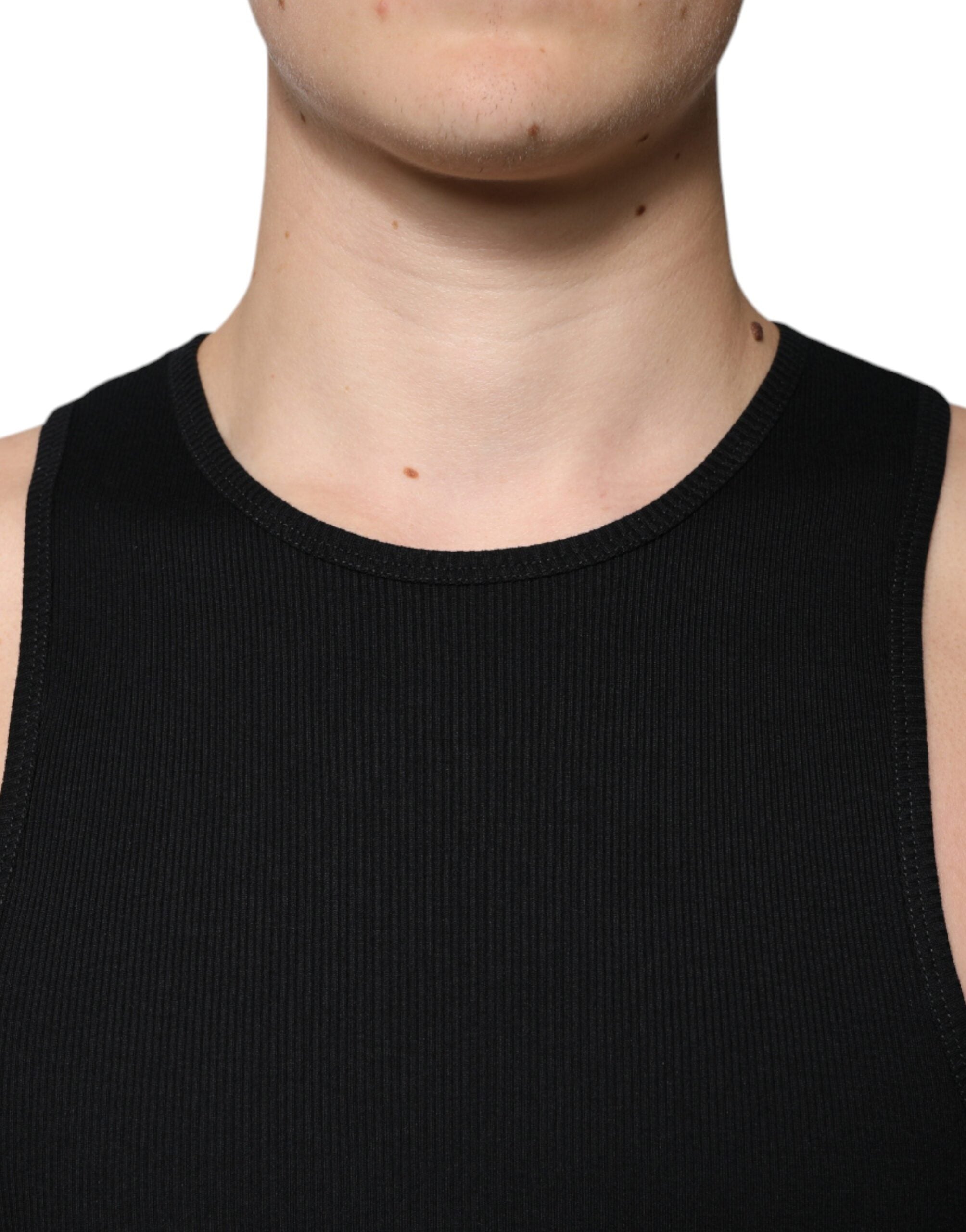 T-shirt sans manches noir en coton de Dolce & Gabbana avec col rond, vue de face.