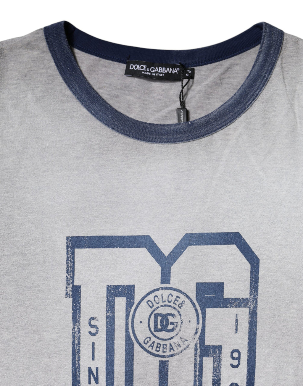T-shirt en coton gris avec logo imprimé Dolce & Gabbana, col rond, style décontracté et moderne.
