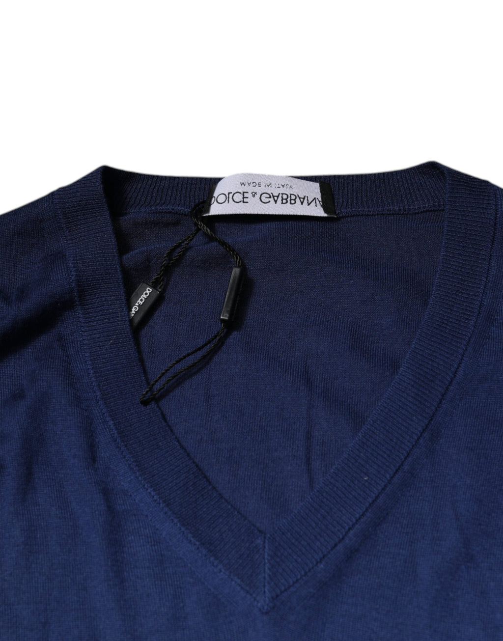 Pull en cachemire bleu marine Dolce & Gabbana à col en V, doux et élégant, pour un style sophistiqué.