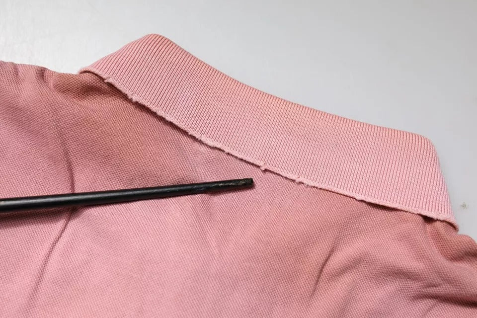 T-shirt polo à manches courtes rose Dolce & Gabbana avec col et motif couronne, en coton élégant.