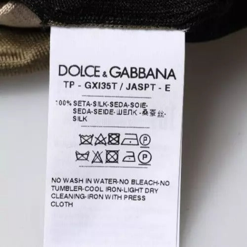 Polo à col multicolore Dolce & Gabbana avec camouflage, look tendance et style sophistiqué.