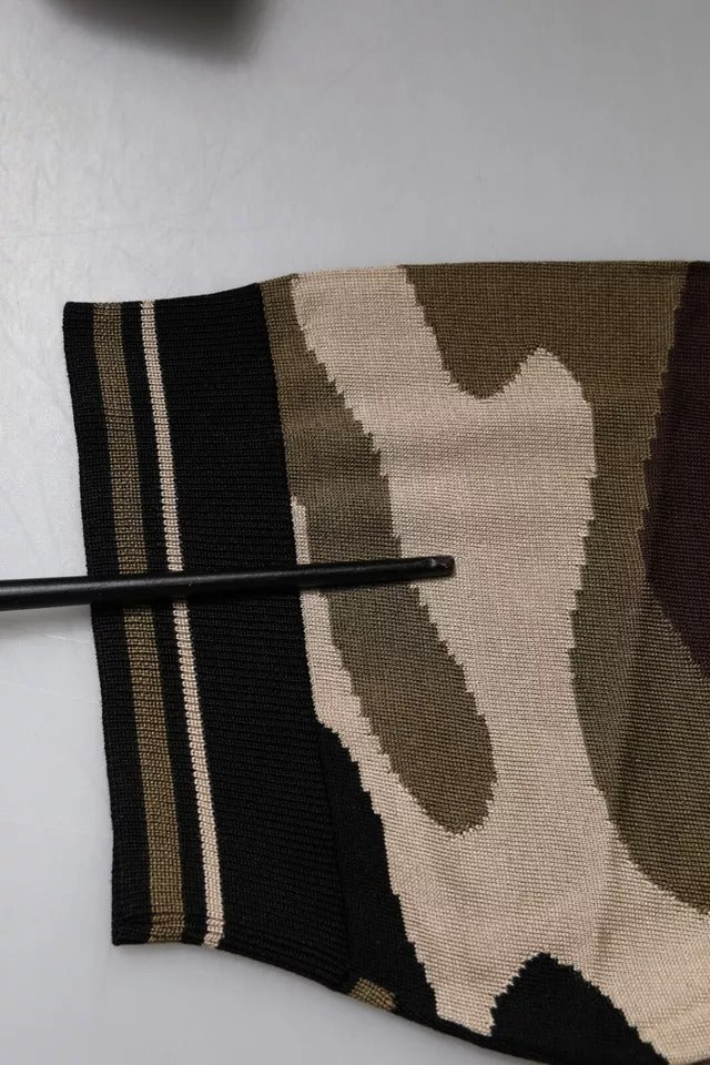Polo Dolce & Gabbana à col avec motif camouflage multicolore, t-shirt pour homme, design tendance.