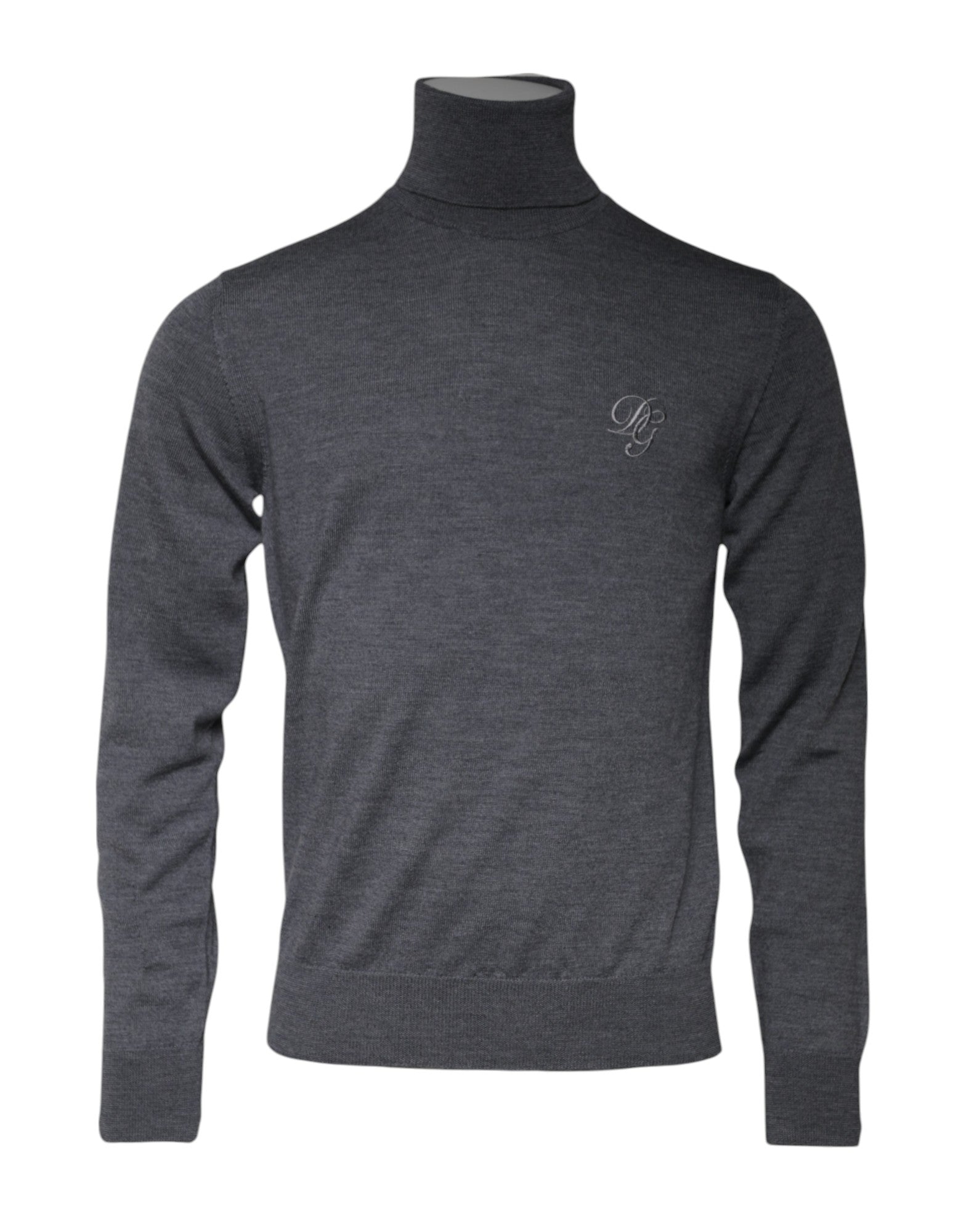 Pull en laine gris Dolce & Gabbana à col roulé avec logo, vue de face sur un mannequin.
