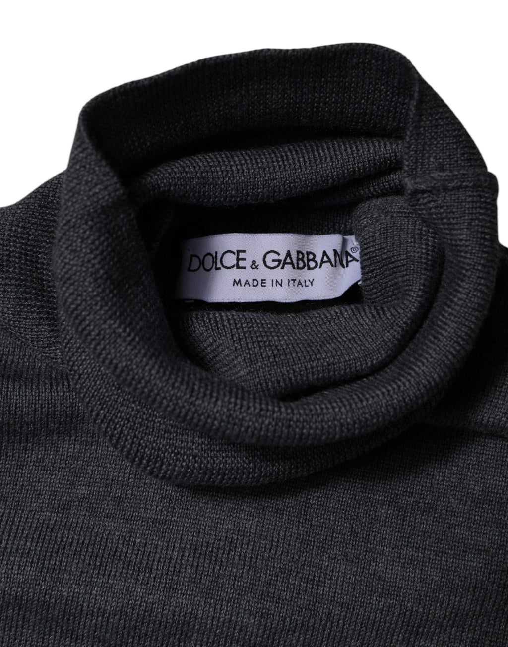 Pull en laine gris Dolce & Gabbana avec logo, col roulé, à manches longues et style élégant.