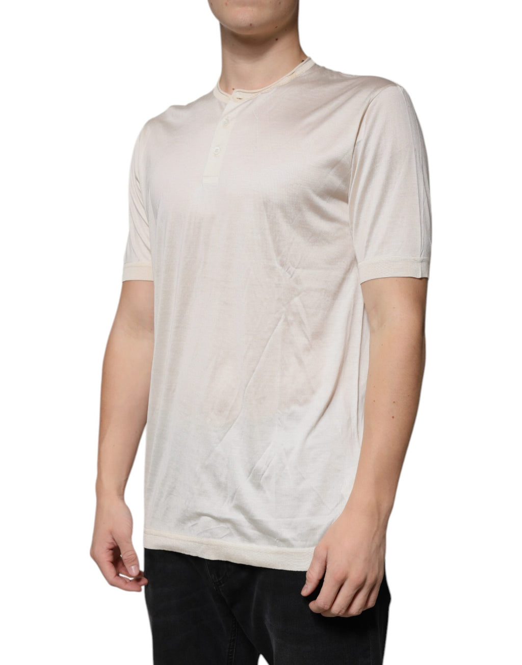 T-shirt homme en soie blanche Dolce & Gabbana à col rond et manches longues, style Henley, élégant et confortable.