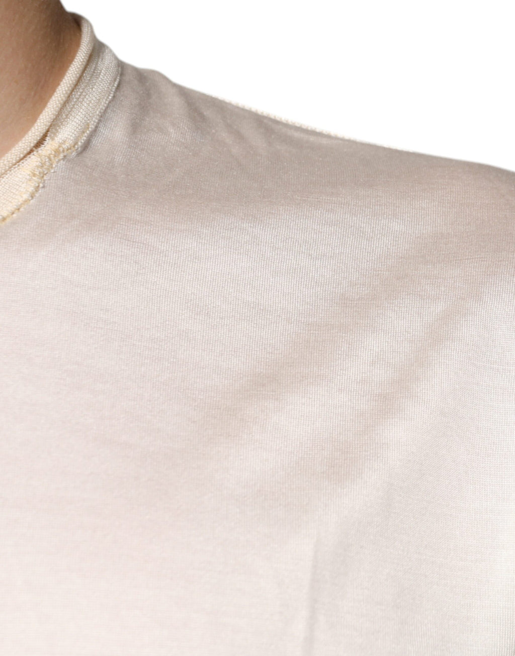 T-shirt homme en soie blanche Dolce & Gabbana à col rond et manches longues, style Henley élégant et confortable.