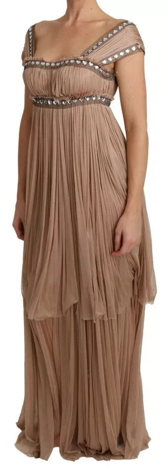 Robe maxi en soie marron sans manches de Dolce & Gabbana, style shift, élégante et fluide, portée à la taille.