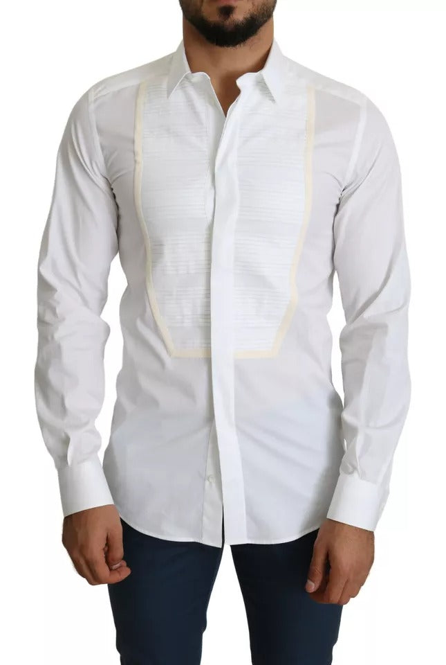 Robe de smoking blanche élégante Dolce & Gabbana avec chemise dorée assortie, pour occasion formelle.