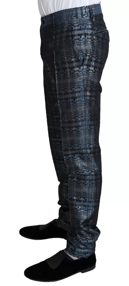 Costume deux pièces Dolce & Gabbana bleu argent brillant avec veste slim dorée, vue de face, élégant et sophistiqué.