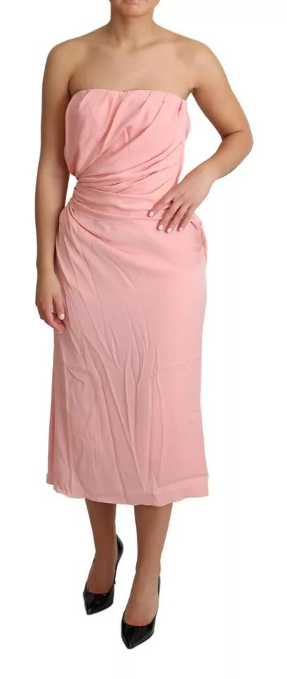 Robe midi en soie rose sans bretelles, style ajusté, de la marque Dolce & Gabbana, élégante et sophistiquée.