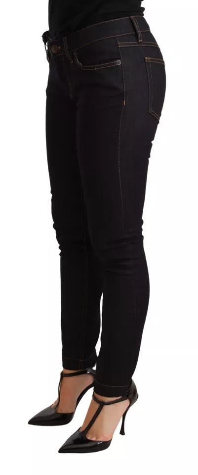 Jeans slim en denim stretch bleu Dolce & Gabbana en coton, ajustés et modernes, visibles sur l'image.