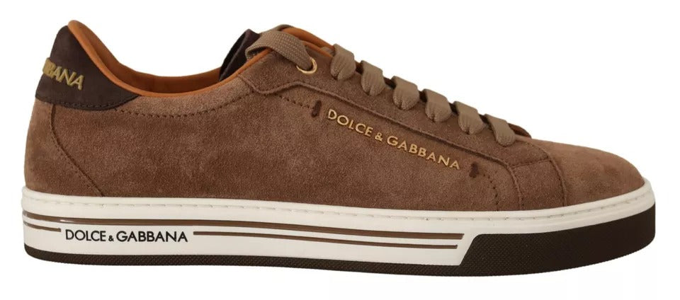 Chaussures homme Dolce & Gabbana sneakers basses en daim marron avec logo, style décontracté et élégant.