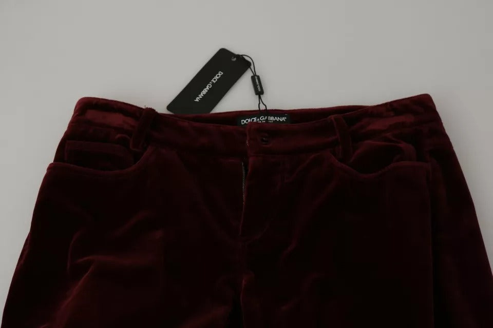 Pantalon slim en velours bordeaux de Dolce & Gabbana, coupe ajustée, tissu stretch, parfait pour un style élégant et moderne.