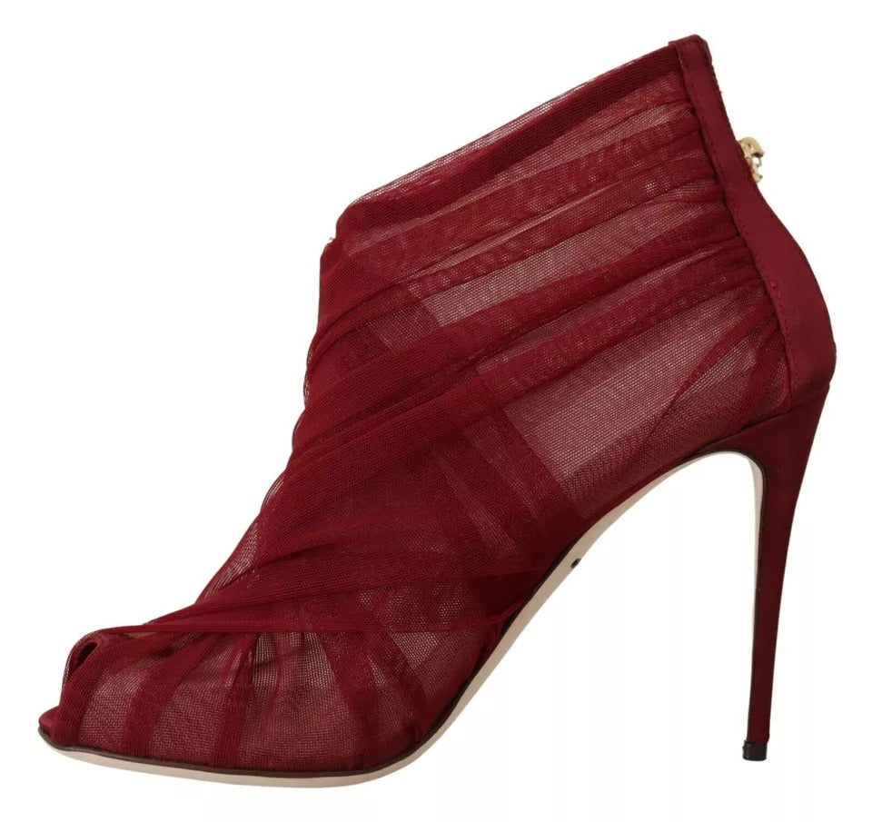 Chaussures à talons stilettos Dolce & Gabbana en tulle rouge, bottines à la cheville avec semelle haute et élégante.