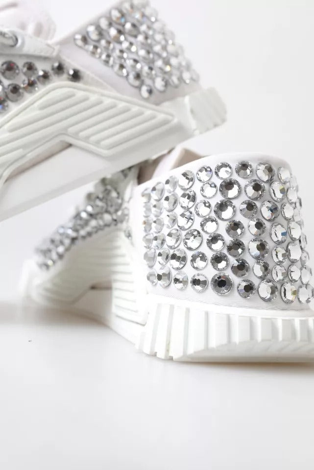 Chaussures sneakers blanches Dolce & Gabbana NS1 en toile et cuir avec embellissements, vue de face.