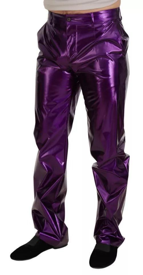 Pantalon décontracté pour homme Dolce & Gabbana violet brillant, style casual avec tissu élégant et détails modernes.