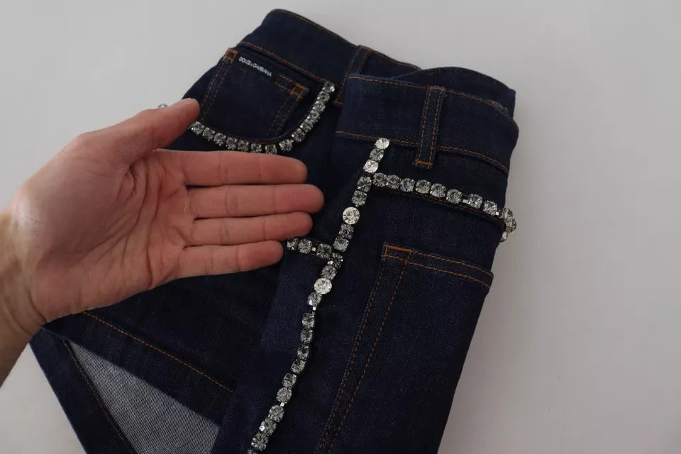 Shorts en denim bleu Dolce & Gabbana, coupe stretch avec cristaux, style chaud et tendance, vue de face.