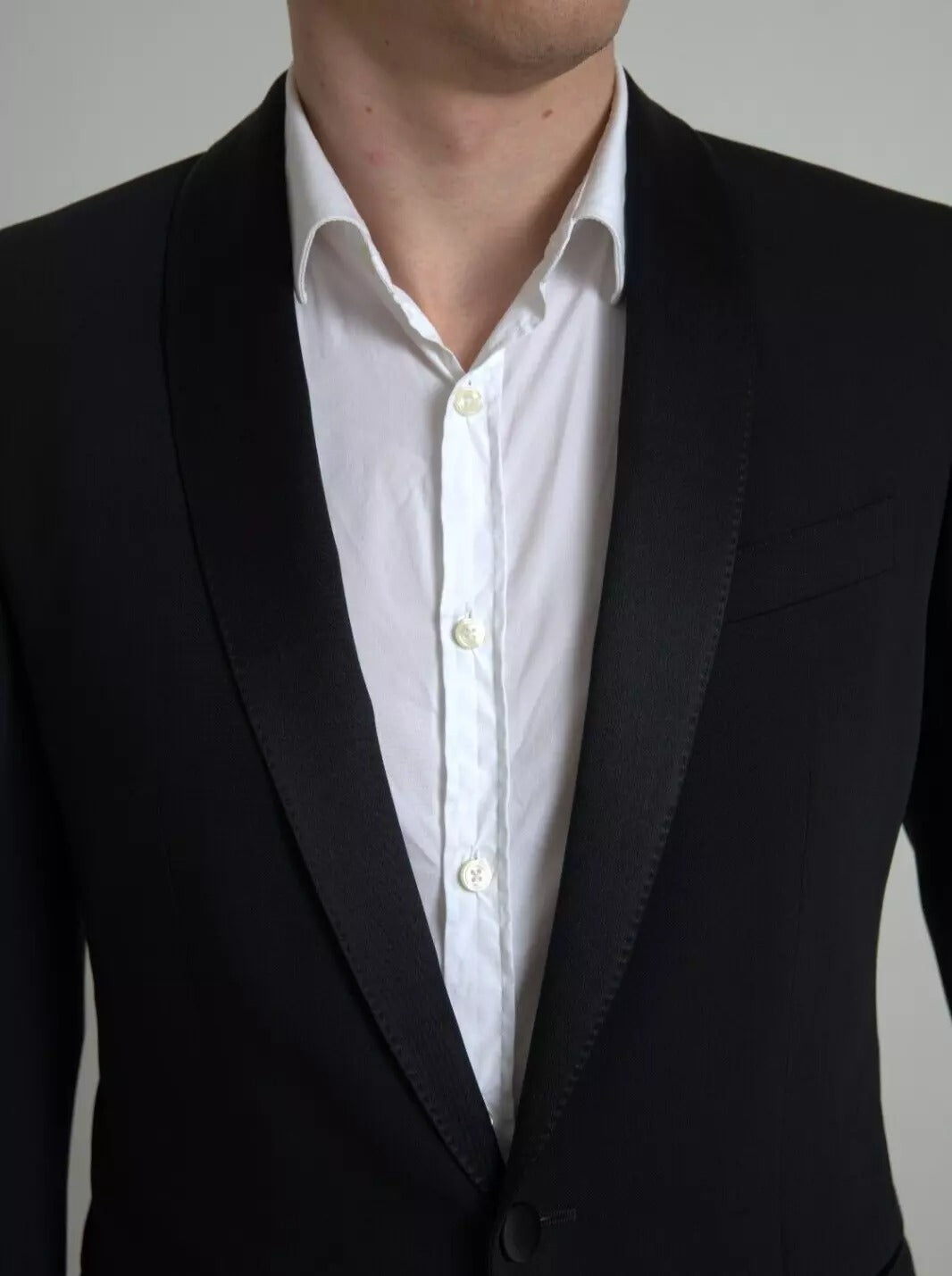 Veste Dolce & Gabbana en laine noire à simple boutonnage, blazer Martini élégant, vue de face sur fond neutre.