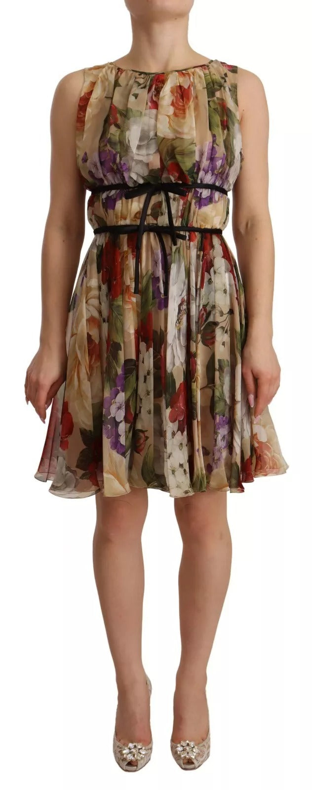 Robe courte sans manches beige à fleurs Dolce & Gabbana avec col rond, design élégant et féminin.