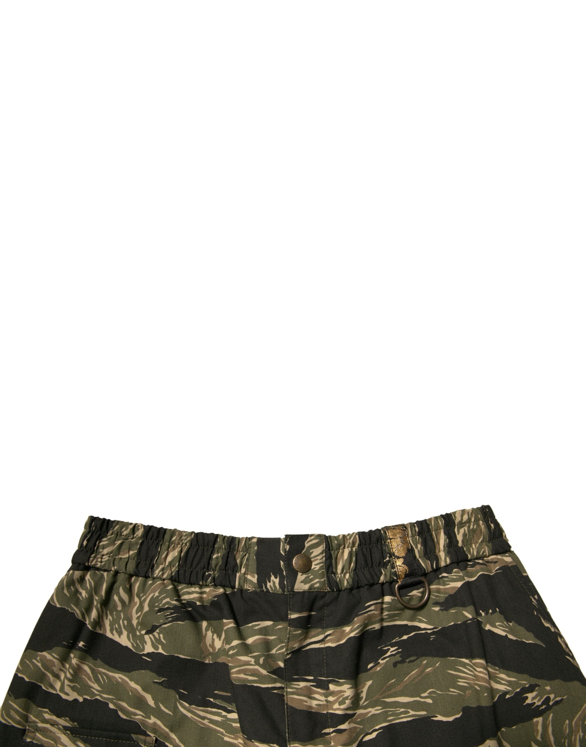 Shorts bermuda en coton noir et or avec motif Dolce & Gabbana, style élégant et sophistiqué.