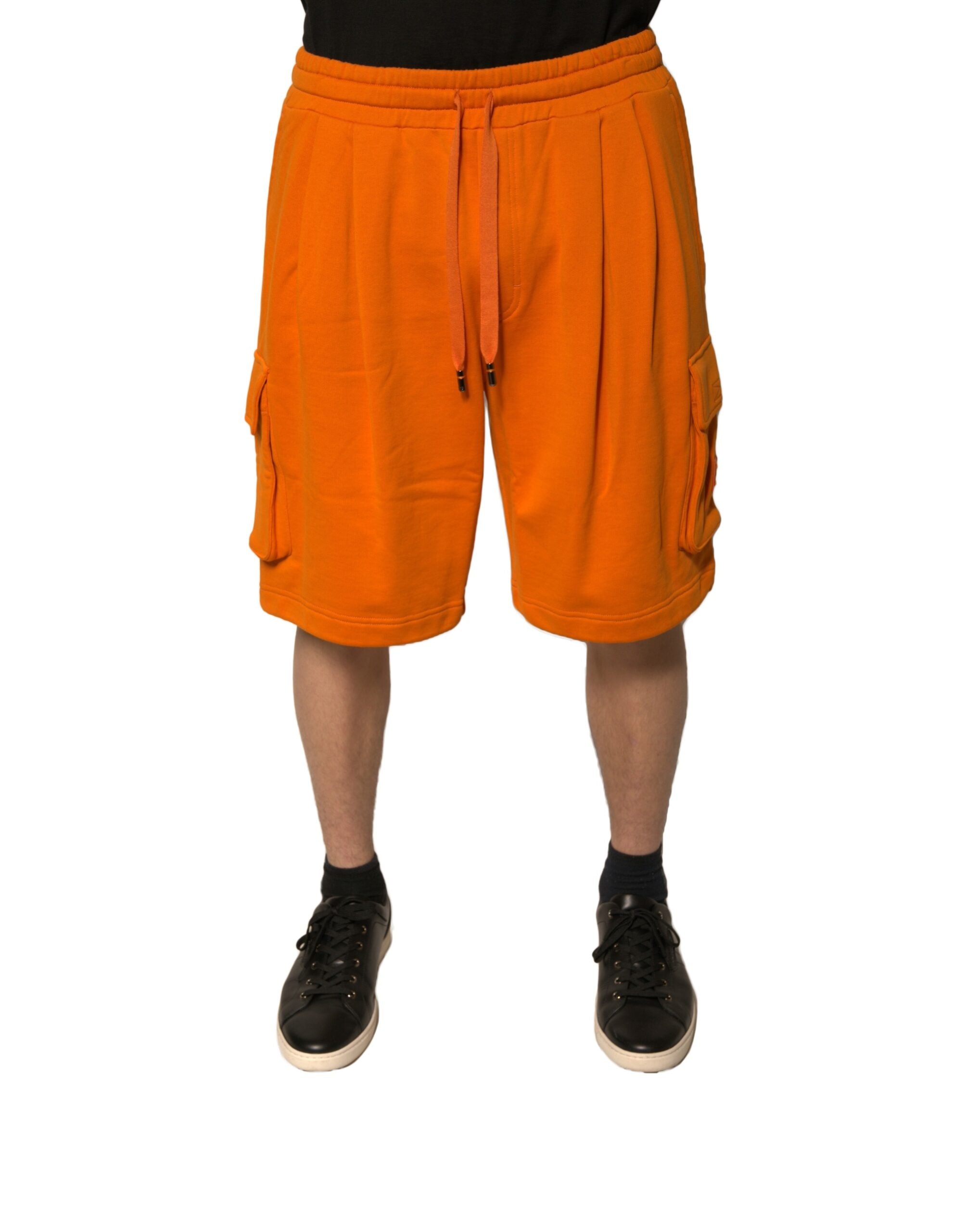 Shorts bermuda cargo en coton orange de Dolce & Gabbana pour homme, vue frontale avec poches et détails décontractés