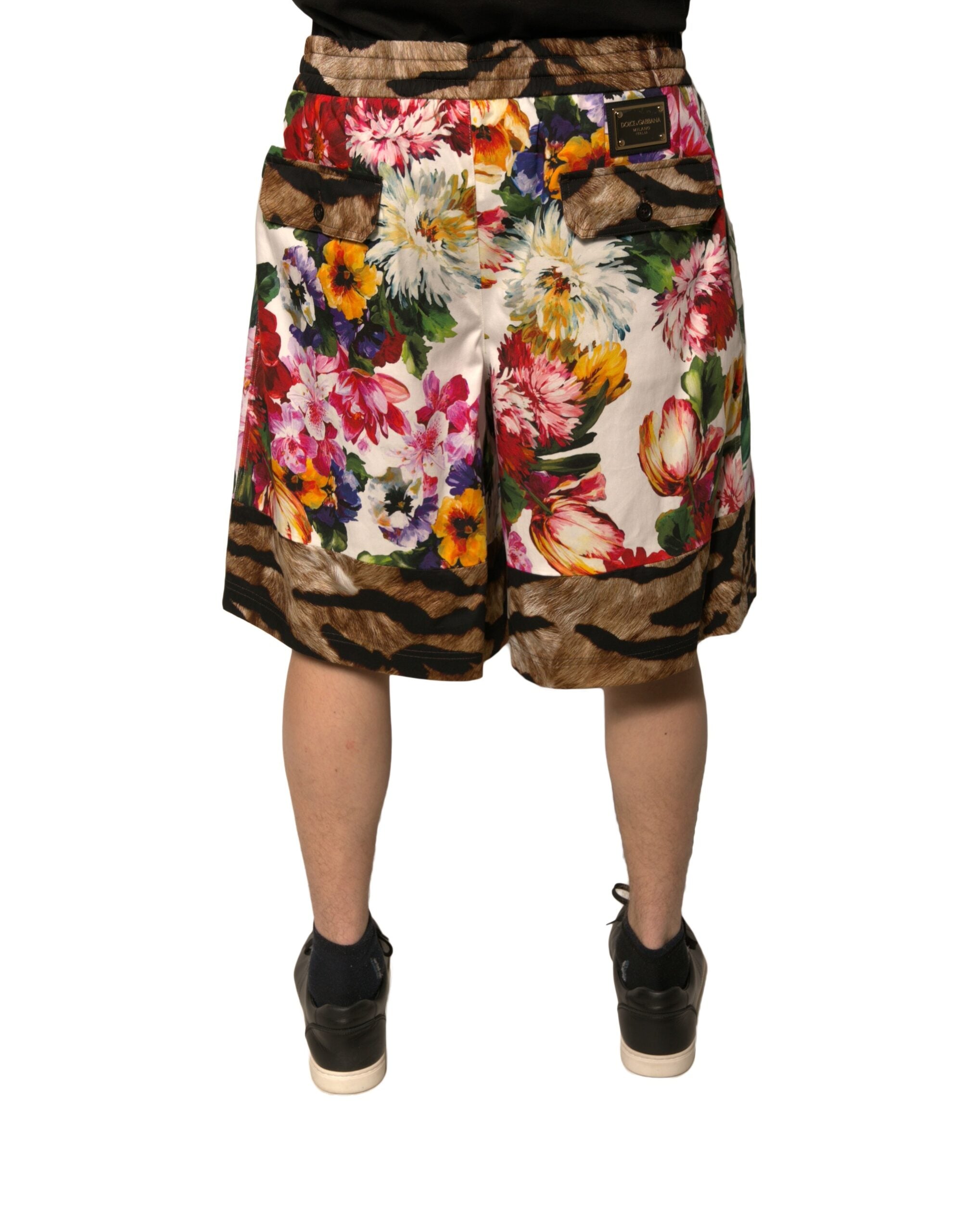 Shorts bermuda pour hommes Dolce & Gabbana en coton multicolore à motifs floraux, style élégant et confortable.