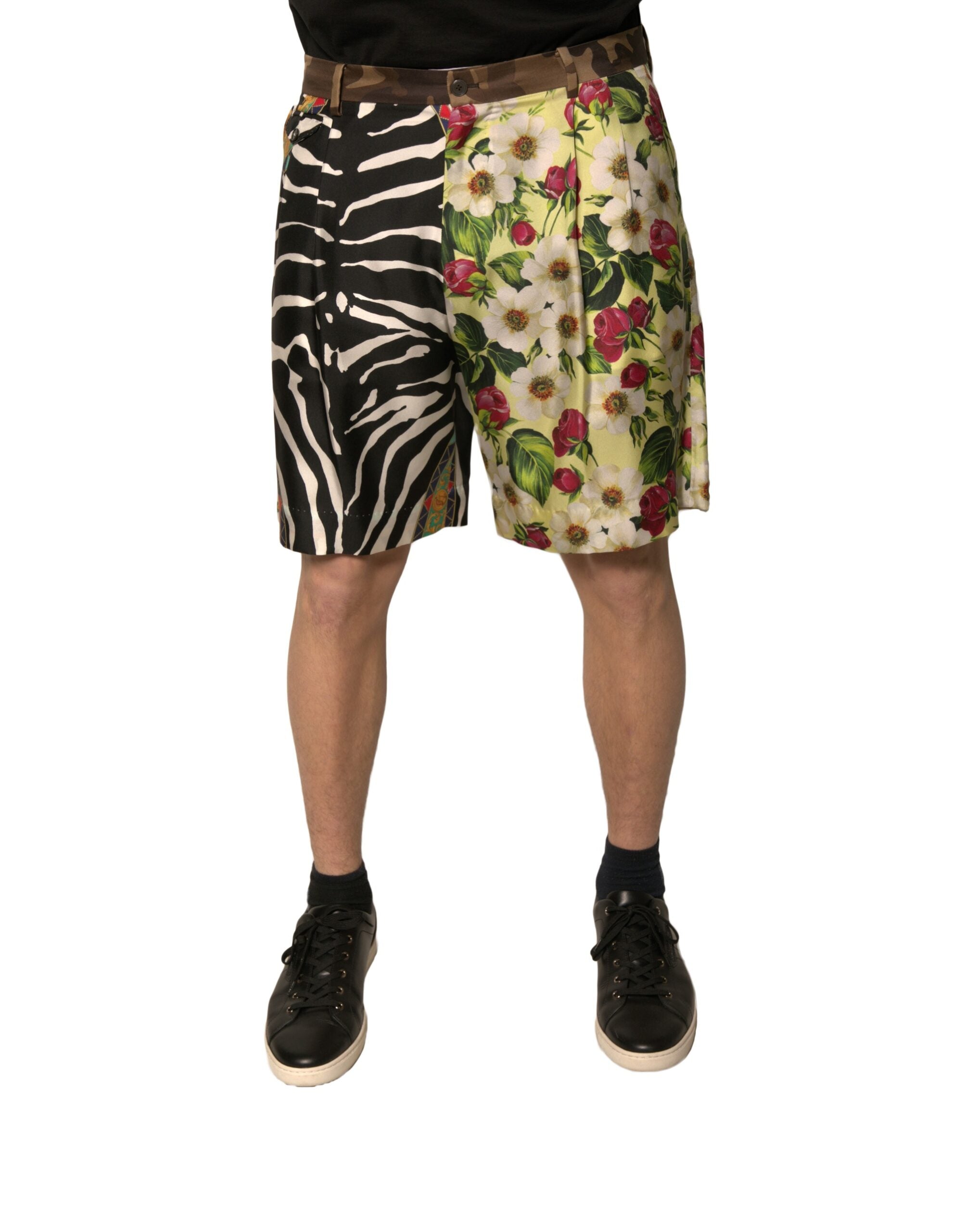 Shorts homme en soie Dolce & Gabbana à patchwork multicolore, style chino, avec poches et ceinture ajustable.