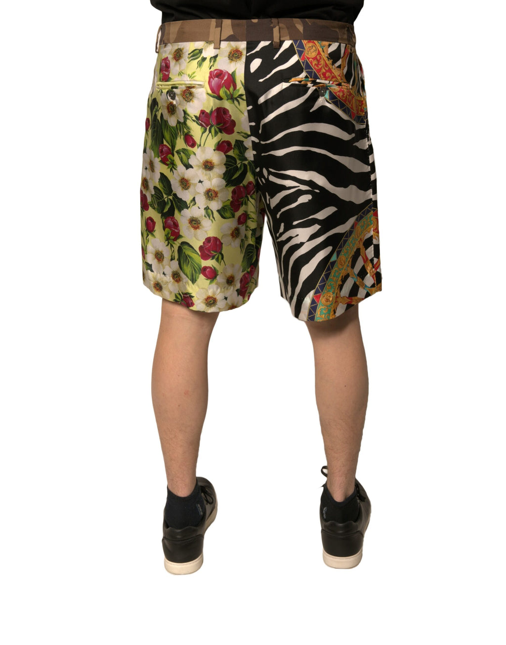 Shorts chino homme Dolce & Gabbana en soie multicolore à patchwork, style élégant et tissu léger.