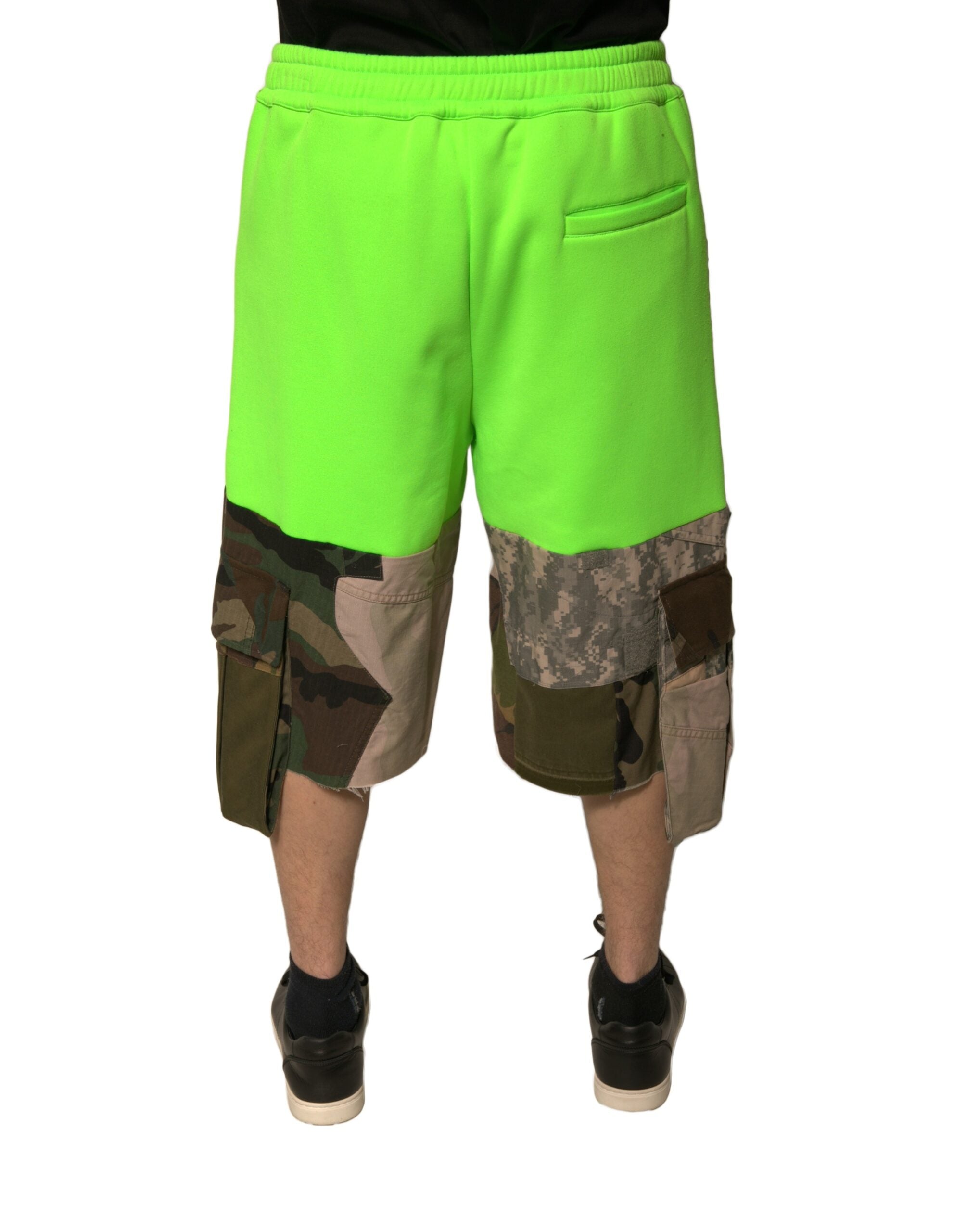 Shorts cargo bermuda Dolce & Gabbana en patchwork vert, style décontracté avec poches et détails tendance.