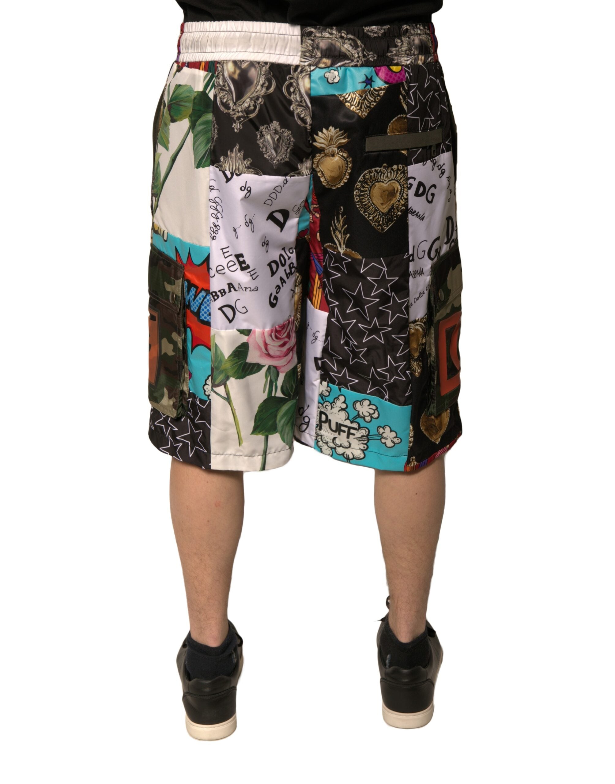 Shorts cargo Bermuda Dolce & Gabbana à patchworks multicolores, style décontracté et tendance.