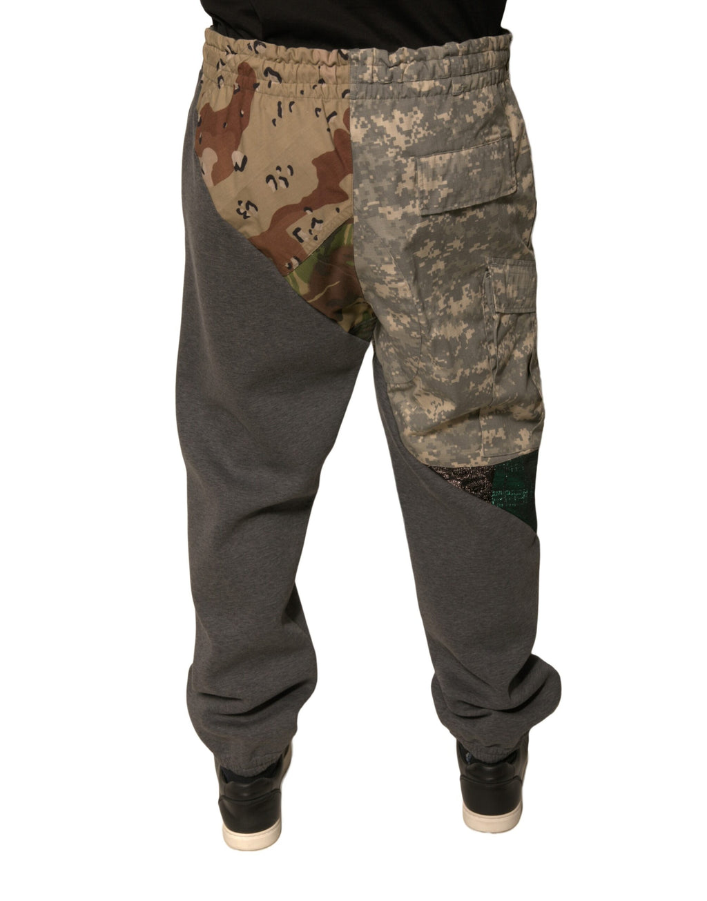 Pantalon jogger Dolce & Gabbana en coton à patchworks multicolores avec détails élégants, mode décontractée et tendance.