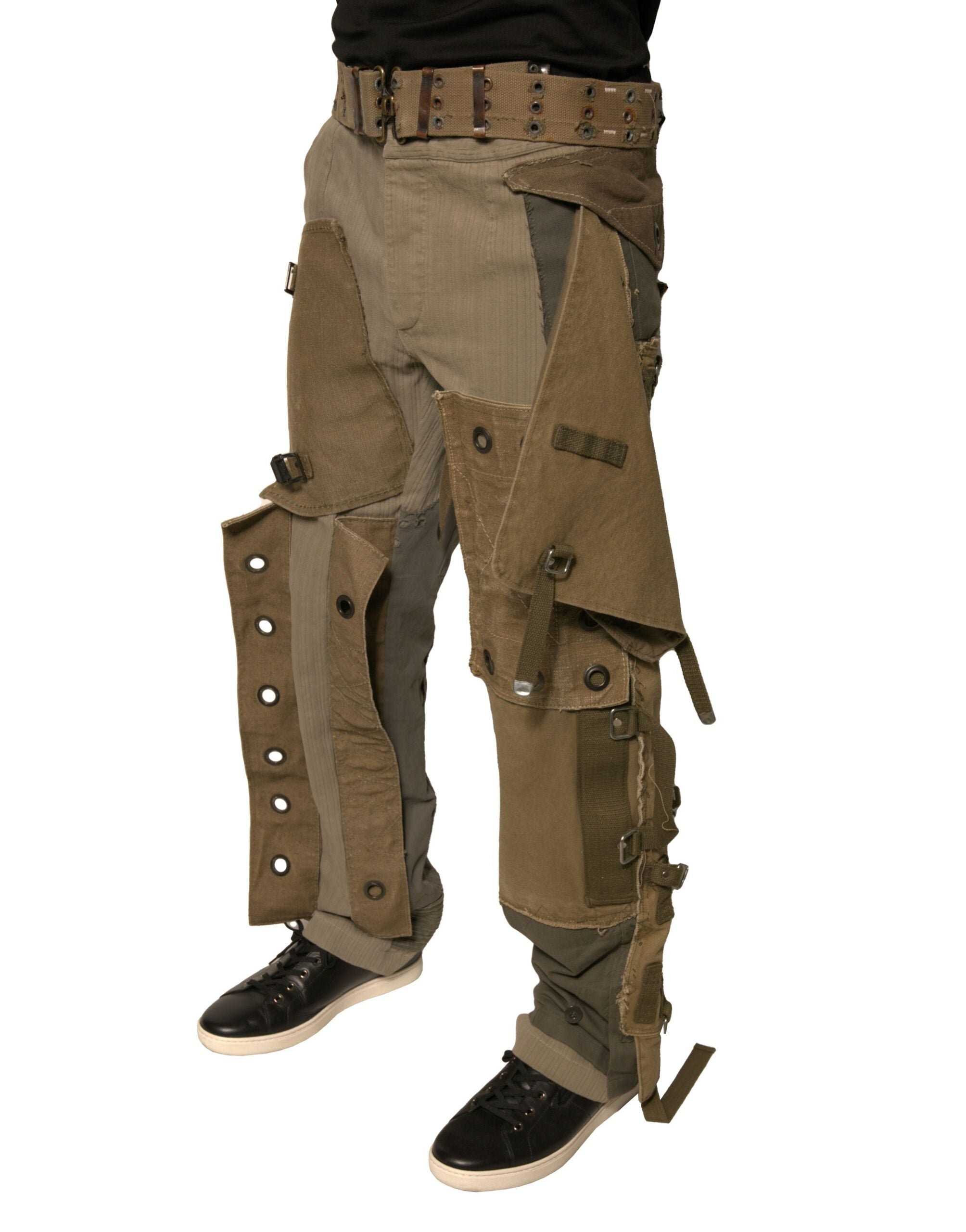 Pantalons cargo multicolores de Dolce & Gabbana, style reconstructeur, avec poches et détails colorés, pour un look tendance.