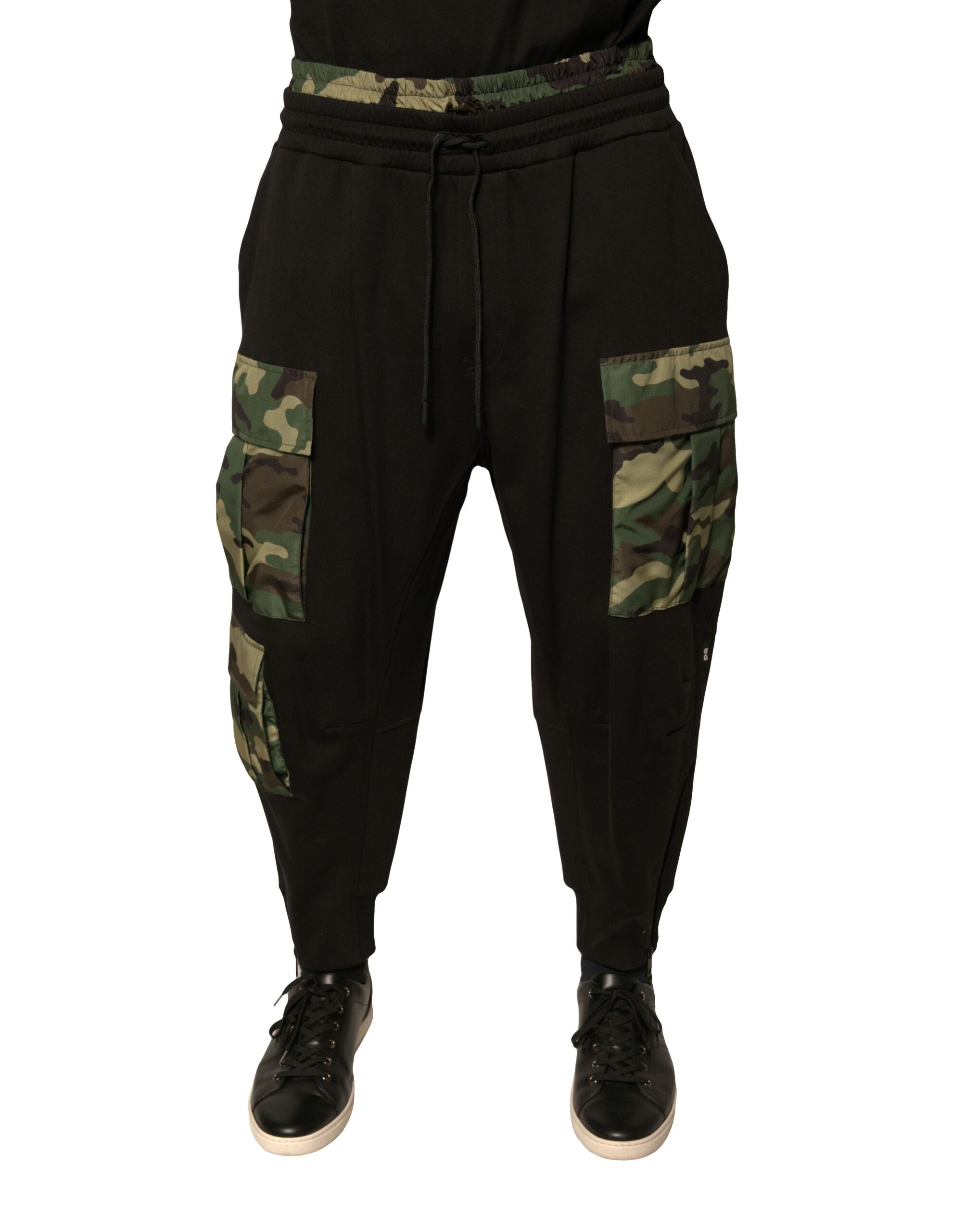 Pantalon cargo Dolce & Gabbana en coton camouflage noir, jogger avec poches latérales et taille élastique.