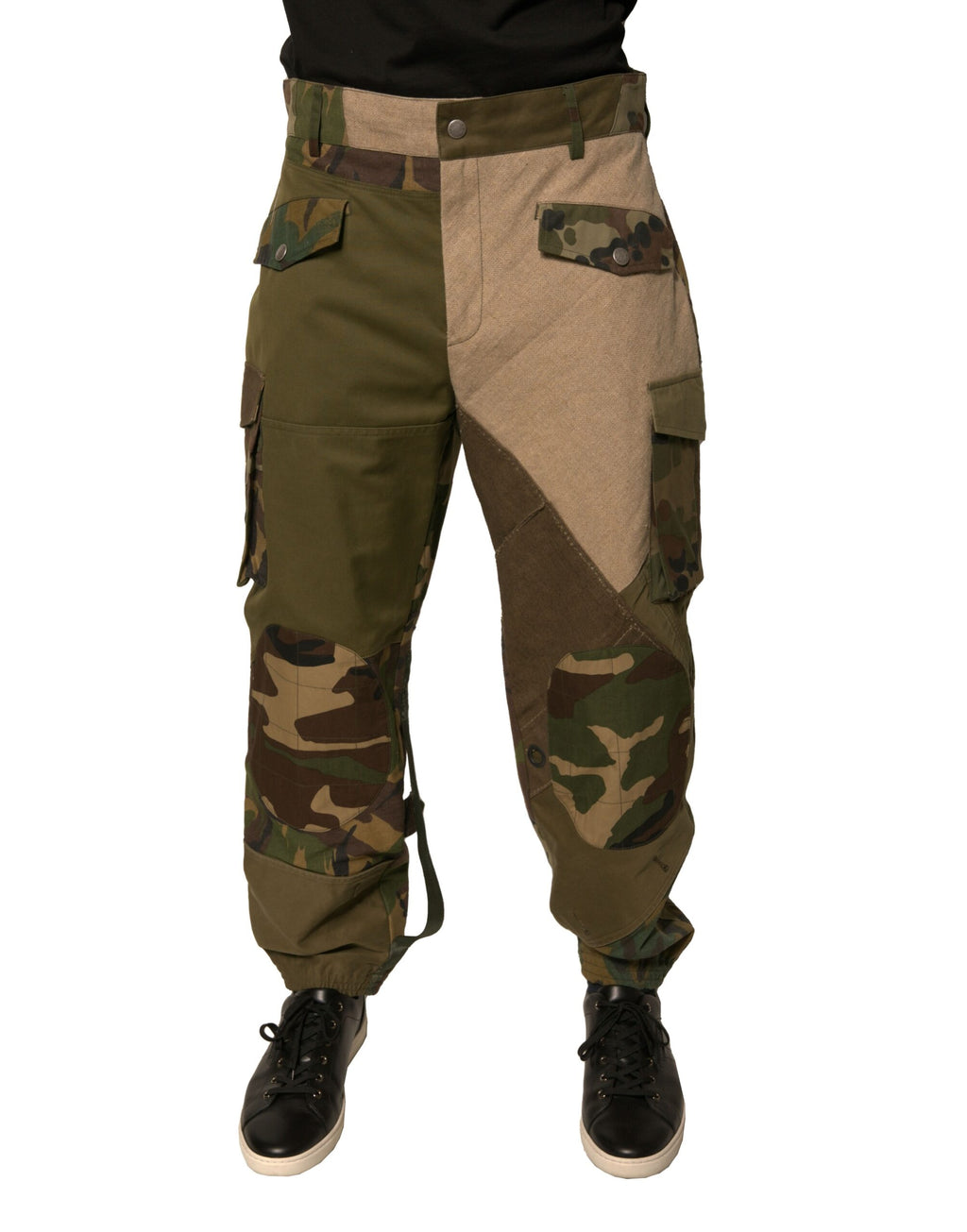 Pantalon cargo Dolce & Gabbana multicolore à patchwork, style décontracté avec plusieurs poches et détails colorés.