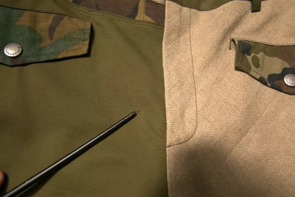 Pantalon cargo multicolore à patchwork Dolce & Gabbana, style décontracté avec poches sur les côtés et détails colorés.